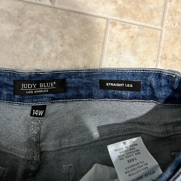 Judy Blue Distressed Blue Jeans - Picture 7 of 8